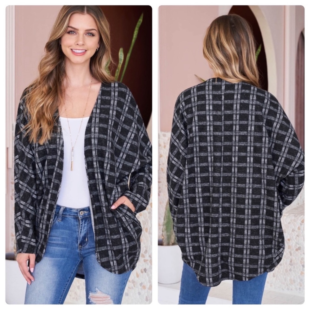OPEN PLAID CARDIGAN WITH POCKETS/ worn 3x after purchase on Poshmark….